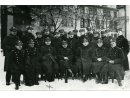 Fotografia: Kazimierz Gołkowski w mundurze kpt. siedzi 3-ci od lewej w grupie oficerów.