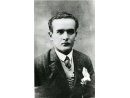 Fotografia: Roch Karwański w ubraniu cywilnym.