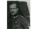 Fotografia: Stanisław Czarliński w mundurze kapitana.