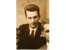 Fotografia: Antoni Nowak w garniturze.