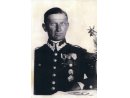 Fotografia: Stanisław Owsianny w mundurze oficerskim z odznaczeniami.
