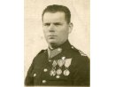 Fotografia: Starszy posterunkowy Policji Województwa Śląskiego Franciszek Cieślak w mundurze.