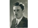 Fotografia: Stanisław Feldman w garniturze.